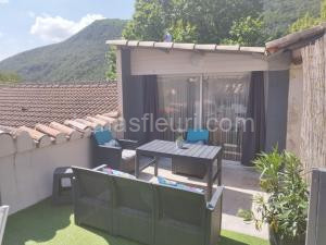 Charmant Appart cosy climatisé avec terrasse à Bessèges